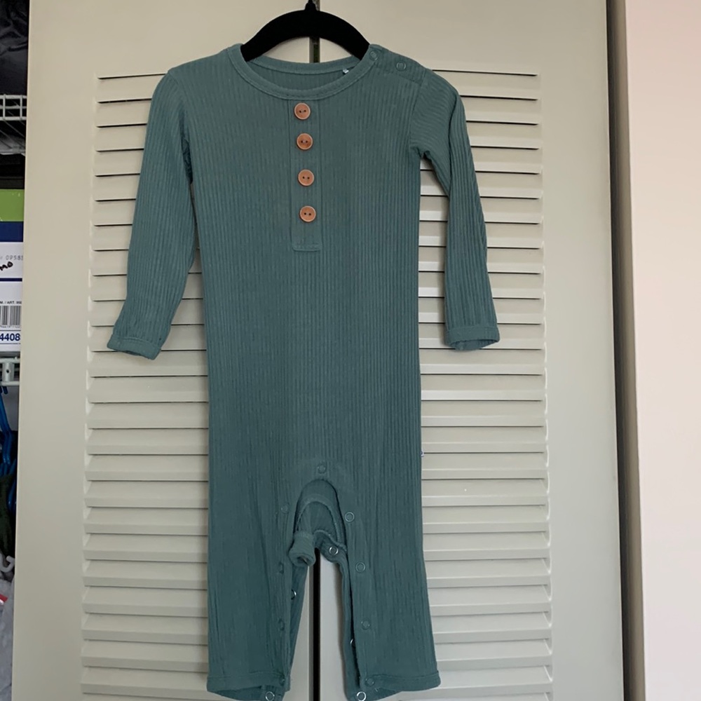Little Bum Bums 6-9 mo onsie